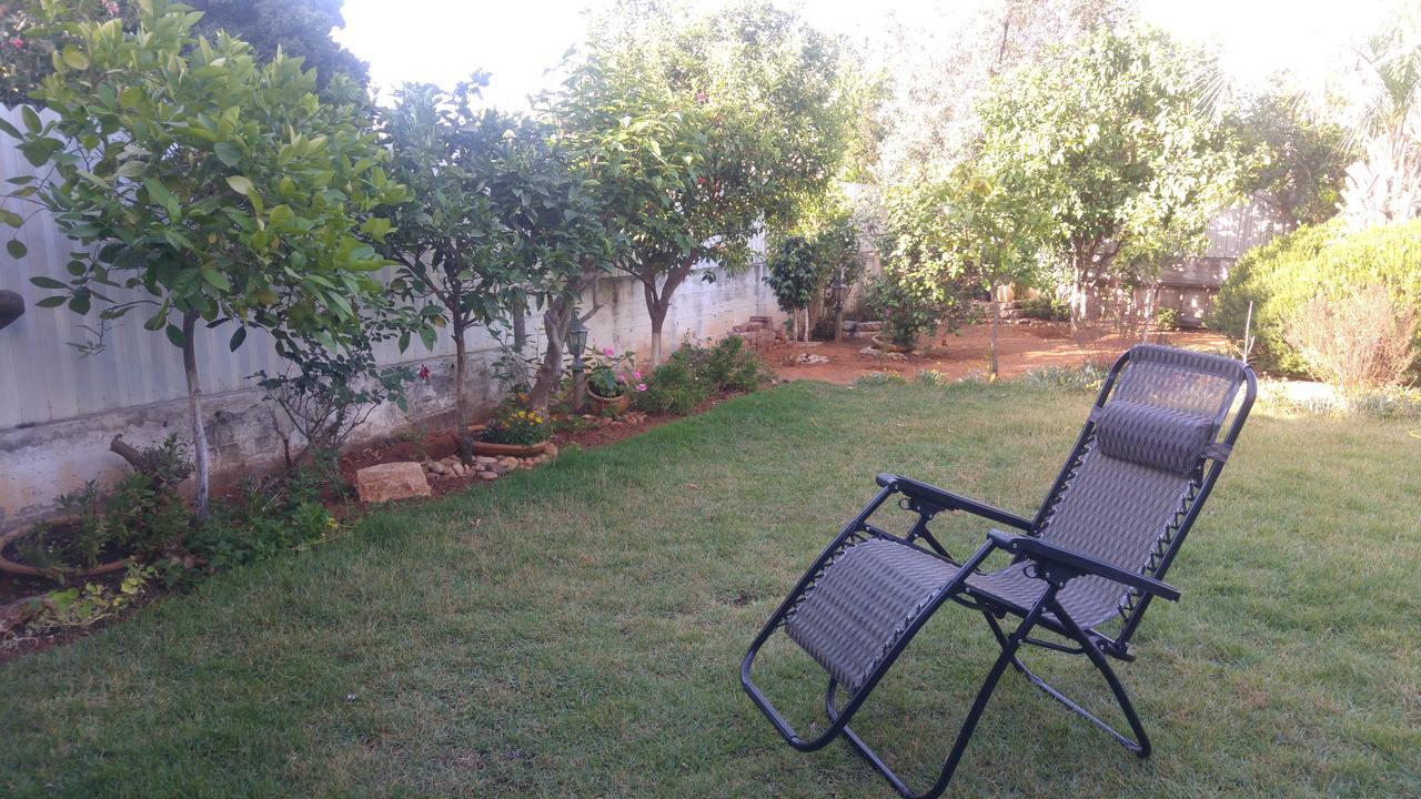 Sabba'S Apartment Kfar Saba Esterno foto