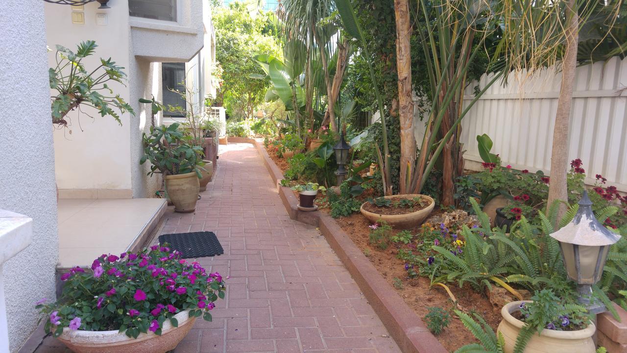 Sabba'S Apartment Kfar Saba Esterno foto
